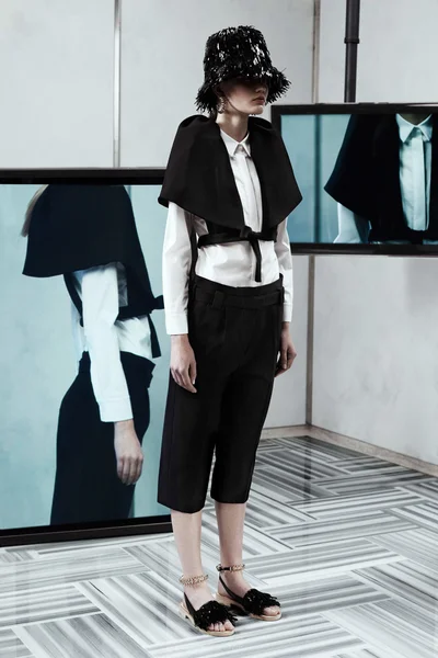 Look 7